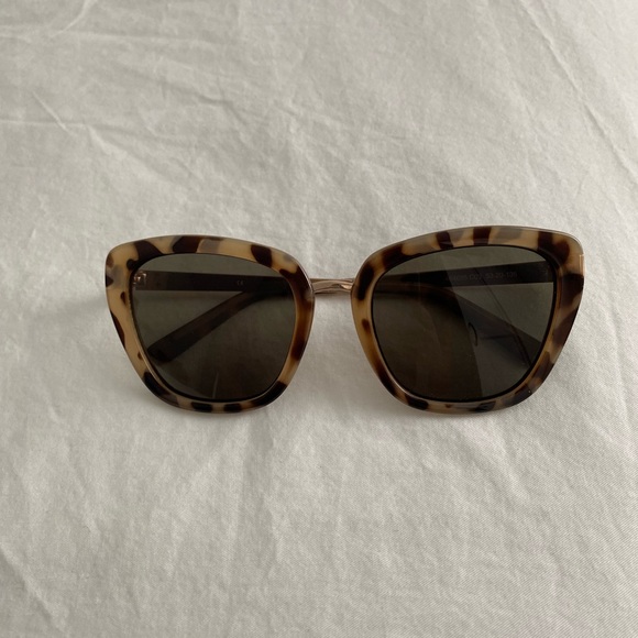 Tortoise shell sunglasses - Picture 5 of 5